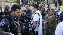 قوات الاحتلال الإسرائيلي تقوم بحراسة مكان الهجوم الأخير في القدس
