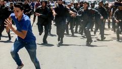 قوات الأمن المصرية تطارد طالبا شارك في احتجاجات أمام وزارة التربية ا