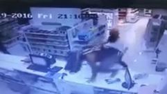 سرقة صيدلية بالسعودية- يوتيوب