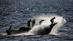 صيادين  قارب  فلسطين  بحر  غزة- جيتي