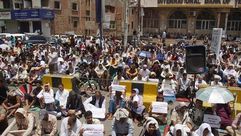 احتجاجات  اليمن  الاقتصاد  تدهور  العملة- الأناضول