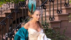 Sarah-Jessica-Parker-Appears-to-Bring-Back-Carrie-Wedding-Dress-2-And-Just-Like-That-2

متداول - مواقع التواصل