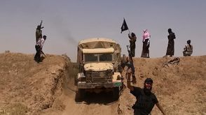 عناصر تنظيم الدولة بعد إزالة الحدود بين العراق وسوريا - أرشيفية