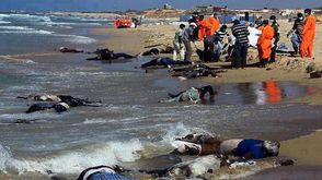 جثث لمهاجرين غير شرعيين بالبحر على سواحل المتوسط - أرشيفية