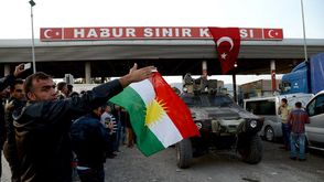 أكراد تركيا ينتظرون دخول قوات البيشمركة العراقية الكردية إلى تركيا - أ ف ب