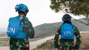 عنصران من اليونيفيل على حدود لبنان- جيتي