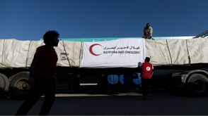 مساعدات على معبر رفح من الهلال الأحمر المصري- جيتي