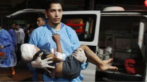 طفل مصاب في غزة- الأناضول