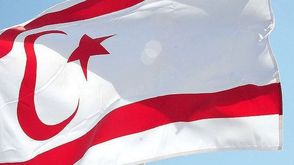 علم قبرص التركية- الأناضول
