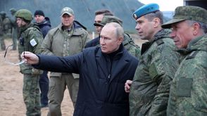 بوتين وقادة عسكريين- جيتي