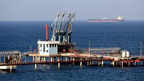 ليبيا - مرفأ الحريقة لتصدير النفط في طبرق - أرشيف - أ ف ب