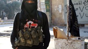 مقاتلة في صفوف القاعدة في سوريا - الفرنسية