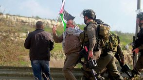 مواجهات بين نشطاء والجيش الاسرائيلي - 05- مواجهات بين نشطاء والجيش الاسرائيلي - الاناضول