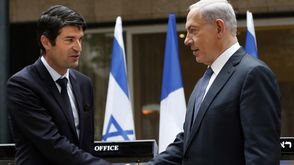 رئيس الوزراء الإسرائيلي بنيمين نتنياهو والسفير الفرنسي بإسرائيل ـ أ ف ب