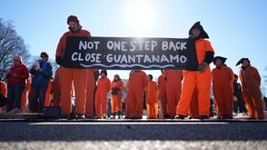نشطاء يحتجون على بقاء معتقل غوانتانامو مفتوحا ـ أ ف ب
