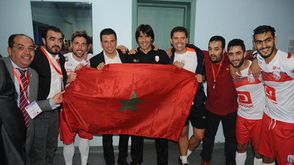 لوبيرا رفقة لاعبي المغرب التطواني - غوغل