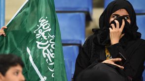 سيدة سعودية في مباراة كرة قدم- جيتي
