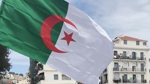 علم الجزائر في مشهد الأناضول