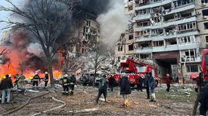 قصف مجمع سكني شرق أوكرانيا- الأناضول