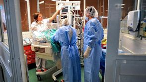 ممرضات في مستشفى لنس الفرنسي في 4 كانون الاول/ديسمبر 2013