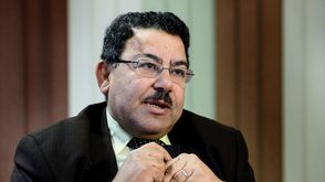 سيف عبد الفتاح (في صورة) أستاذ النظرية السياسية في جامعة القاهرة - الأناضول