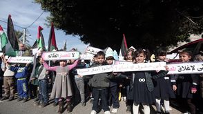 أطفال غزة يتظاهرون لفك الحصار وإعادة الإعمار - 03- أطفال غزة يتظاهرون لفك الحصار وإعادة الإعمار - ال