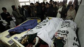 باكستان قتلى المدرسة العسكرية هجوم طالبان 16/12/2014