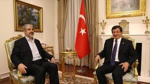 خالد مشعل وداود أوغلو رئيس الوزراء التركي ورئيس المكتب السياسي لحماس ـ الأناضول