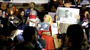 تظاهرة في نقابة الصحفيين تضامنا مع الصحفيين المعقتلين - مصر - عربي21 - (11)