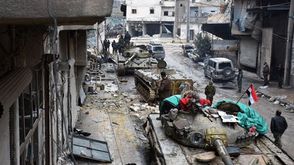 دوريات النظام السوري في حلب - أ ف ب