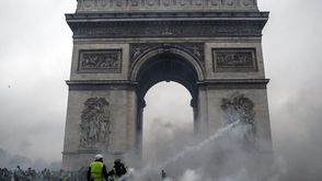 قوس النصر باريس- تويتر