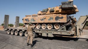 الجيش  تركيا  دبابة  جندي- جيتي