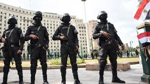أفراد من القوات الخاصة التابعة للشرطة المصرية يقفون على ميدان التحرير في القاهرة- أ ف ب