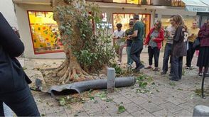 أحد صواريخ المقاومة التي سقطت في شارع الملك جورج وسط تل أبيب- إكس