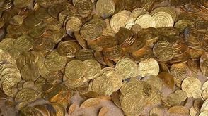 نحو ألفي قطعة نقد ذهبية عثر عليها في قعر البحر - فيس بوك