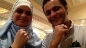 مصعب مع شقيقته حبيبة التي قضت في فض اعتصام رابعة برصاص الأمن المصري - تويتر