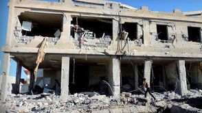 الطيران الروسي يقصف مسشتفى مشفى الغارية الغربية - في درعا - سوريا