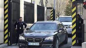 رئيس الاستخبارات التركي في السيارة مع نظيره الامريكي - هاكان- بومبيني - الاناضول