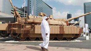 دبابة قتالية في معرض الدفاع الدولي في أبو ظبي