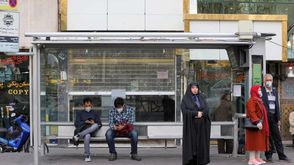 محطة للحافلات في طهران وسط تزايد الانزعاج من تفشي فيروس كورونا في البلاد - جيتي