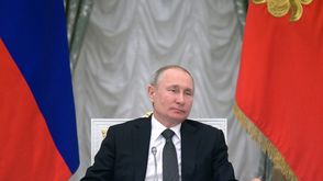 الرئيس الورسي فلاديمير بوتين خلال لقائه مجموعة العمل الدستورية في 26 شباط/فبراير 2020