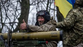 جندي أوكراني على متن إحدى الدبابات في جبهة باخموت- وزارة الدفاع الأوكرانية