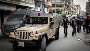 الأمن يفرق احتجاجات لأنصار مرسي وإحراق سيارة شرطة - مصر  (1)