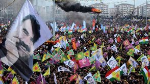 الزعيم الكردي عبد الله اوجلان خلال احتفال الأكراد بالنيروز يدعوهم لالقاء السلاح ـ أ ف ب