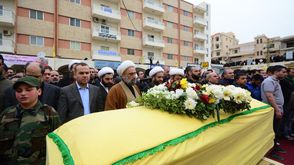 تشييع عنصرين من حزب الله قتلا بسوريا - 01- حزب الله يشيع اثنين من عناصره قتلا بسوريا - الاناضول
