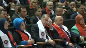 أردوغان يبكي