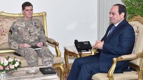 قائد القوات المركزية الأمريكية الجنرال جوزيف فوتيل مع عبد الفتاح السيسي في القاهرة - مصر أمريكا