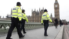 الشرطة البريطانية على جسر ويستمنستر بعد يوم من الهجوم- أ ف ب
