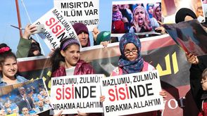 وقفة تضامنية بإسطنبول مع المعتقلين السياسيين بمصر- إعلام تركي