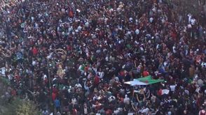 متظاهرون في العاصمة الجزائرية ضد بوتفليقة- تويتر